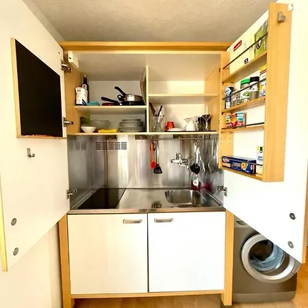 Nice And Comfortable, Centrally Located Apartment