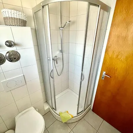 Nice And Comfortable, Centrally Located *