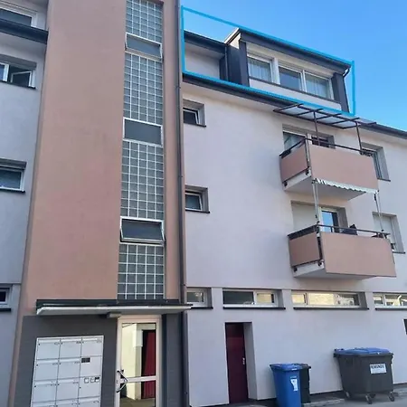 Apartment Nice And Comfortable, Centrally Located