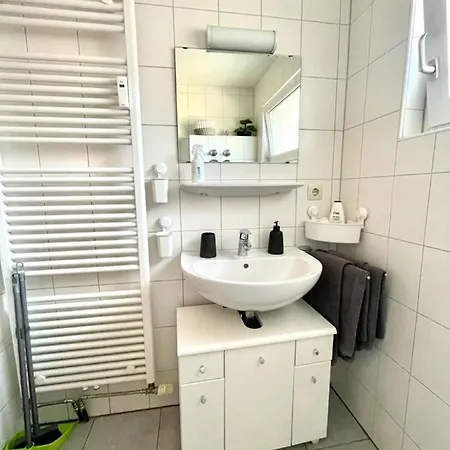Nice And Comfortable, Centrally Located