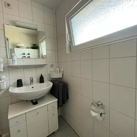Nice And Comfortable, Centrally Located Daire