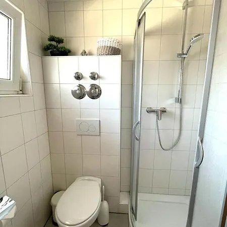 Nice And Comfortable, Centrally Located Apartment